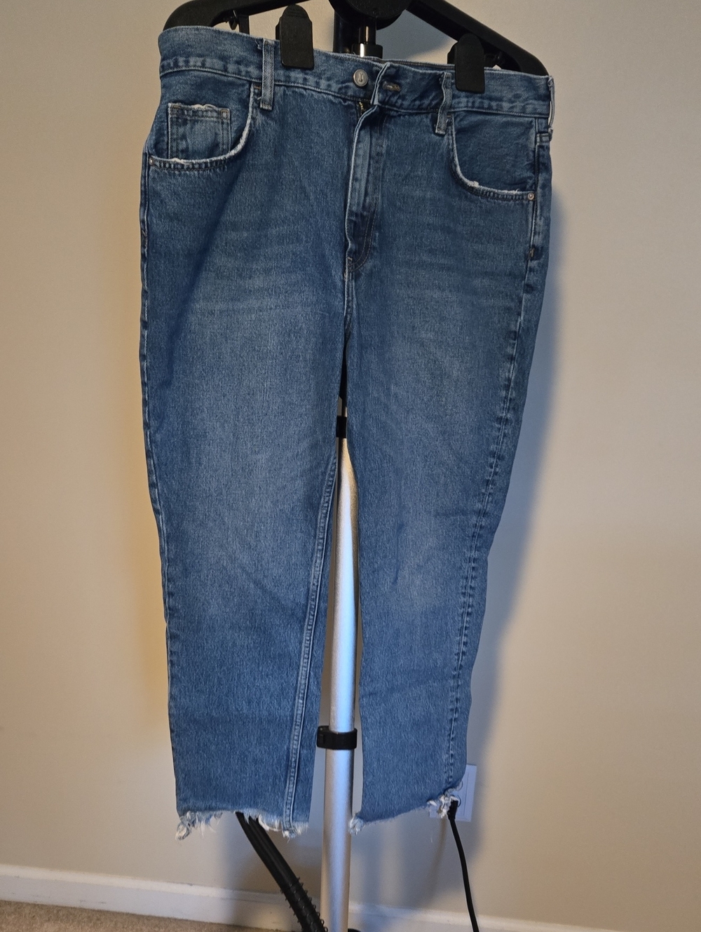 Pilcro Womens Straight-Leg Jeans in Medium Blue Wash